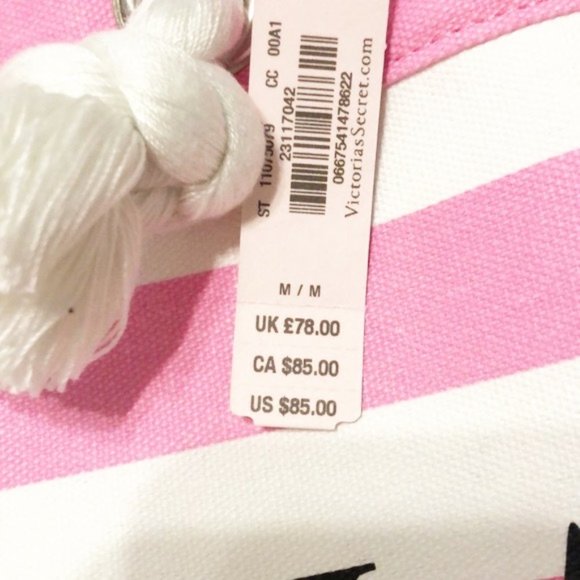 Victoria’s Secret Tote and Flip Flops -NWT - Picture 3 of 5